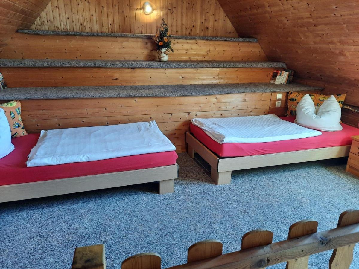 Lacky - Kleines Familienreihenmittelhaus In Grieben Hiddensee Bagian luar foto
